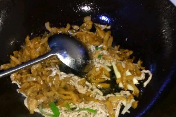 榨菜炒肉丝的做法图解9