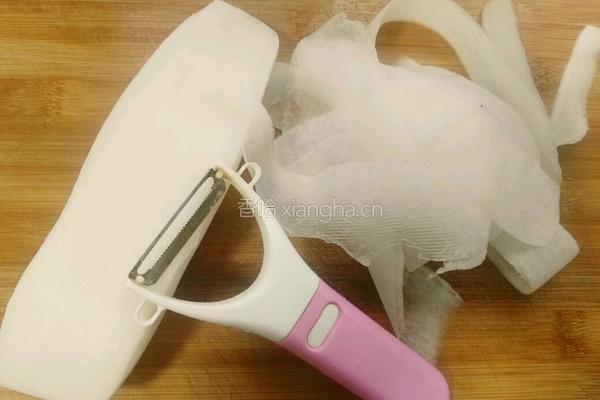 蚝油白萝卜卷的做法图解2