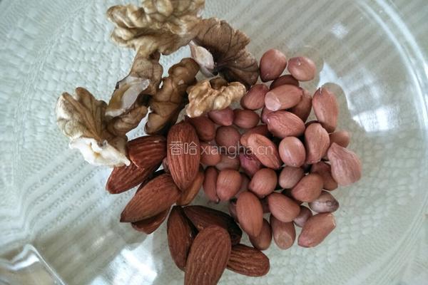 坚果豆浆的做法图解2