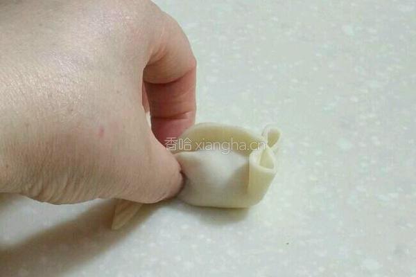 玫瑰金鱼蒸饺的做法图解5