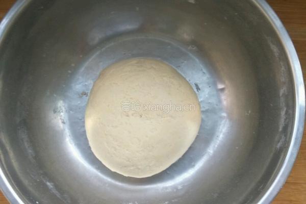 茴香肉馅盒子的做法图解2
