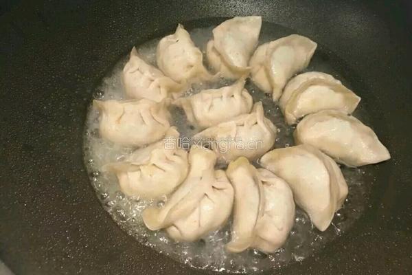锅贴的做法图解8