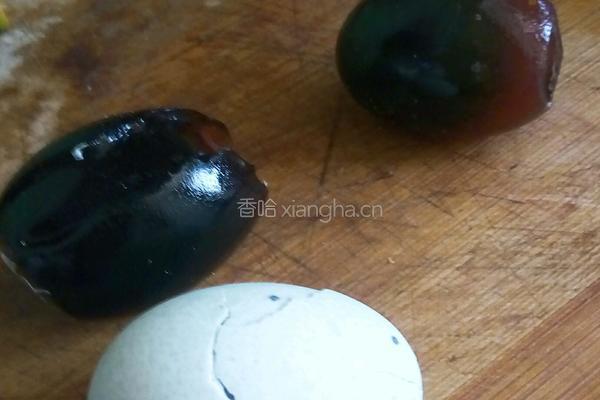 皮蛋拌豆腐的做法图解3