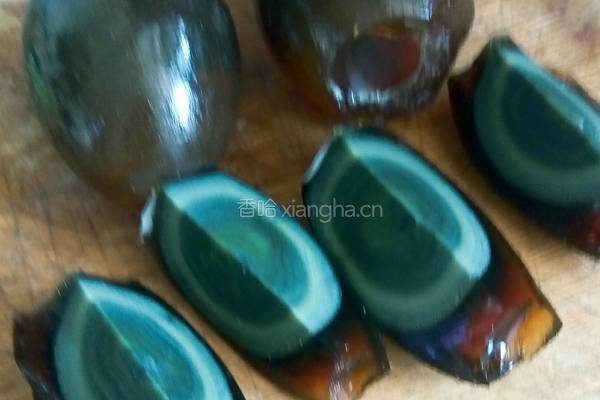 皮蛋拌豆腐的做法图解4