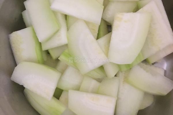 瘦肉冬瓜汤的做法图解1
