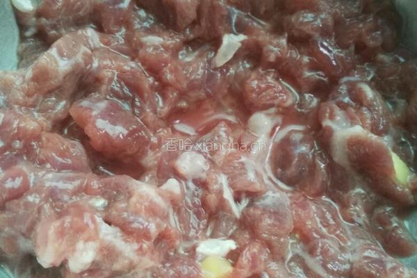 野芹菜炒牛肉的做法图解3