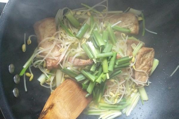 黄豆芽煎豆腐的做法图解7
