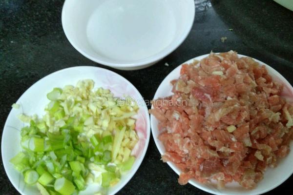 肉沫蒜香蚝油油菜的做法图解3