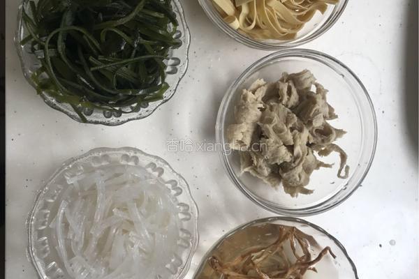 糊辣汤的做法图解1