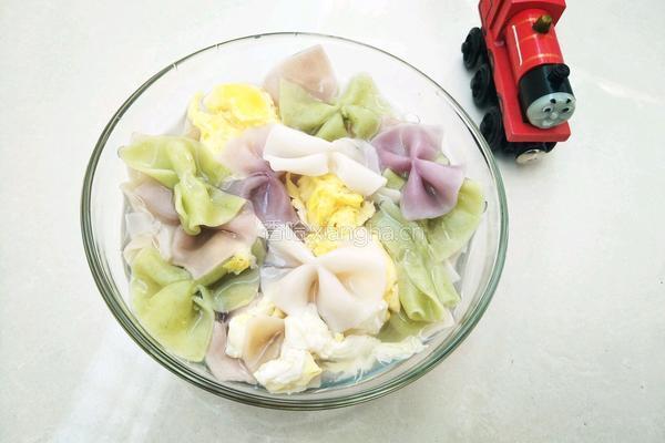 鱼汤蛋花蝴蝶面的做法图解6