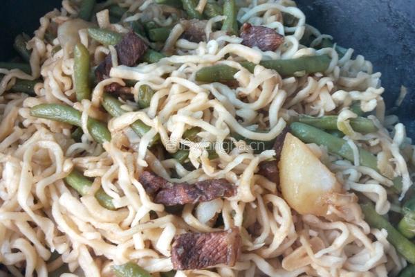 豆角土豆五花肉焖面的做法图解7