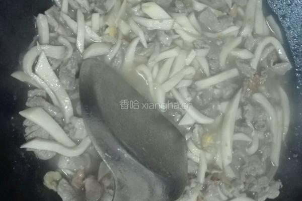 鸡腿菇炒瘦肉的做法图解4