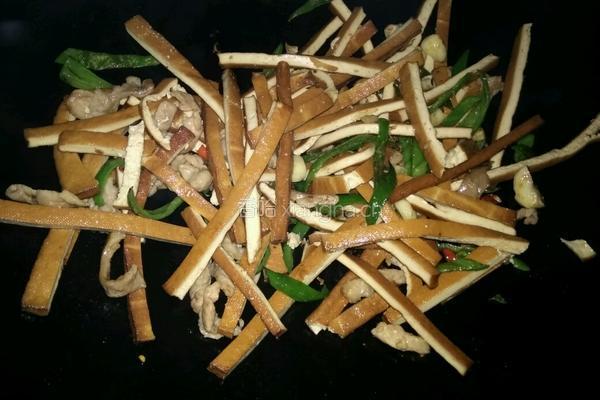 豆干炒肉的做法图解5