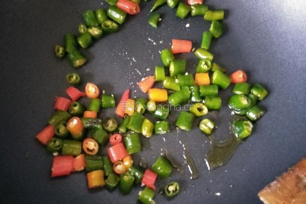 杭椒鸡蛋的做法图解5