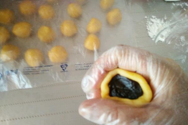 枣泥蛋黄饼的做法图解16