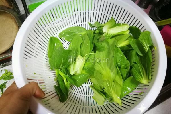 五分钟少油芥菜挂蛋(๑❛ᴗ❛๑)的做法图解1