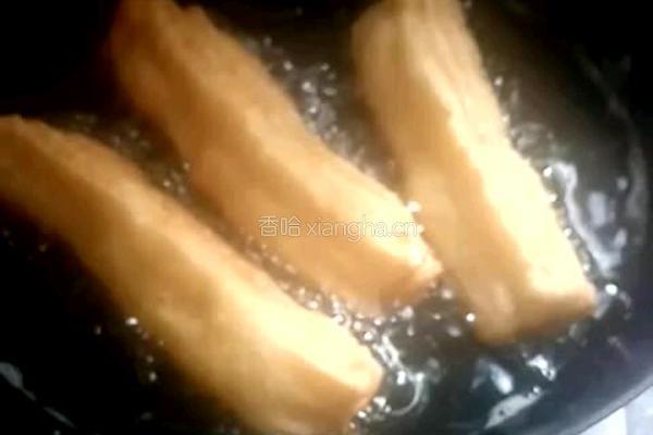 奶香油条的做法图解12