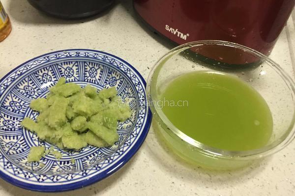 芹菜猪肉饺子的做法图解2