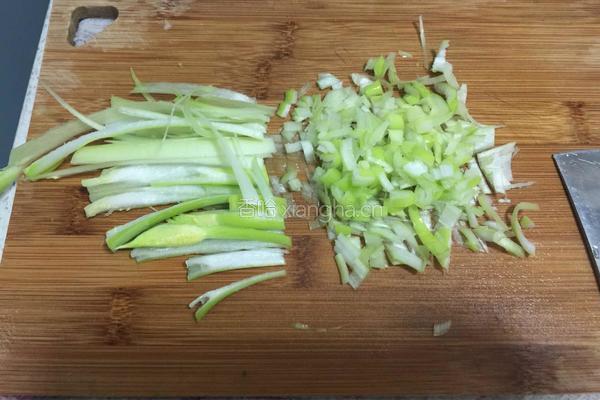 芹菜猪肉饺子的做法图解4