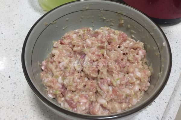 芹菜猪肉饺子的做法图解9