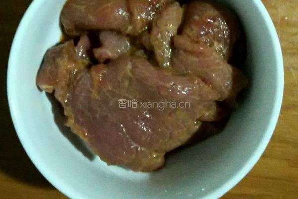 莲藕木耳炒肉片的做法图解2