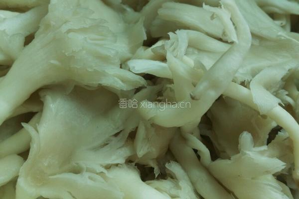 蘑菇鸡蛋汤的做法图解1