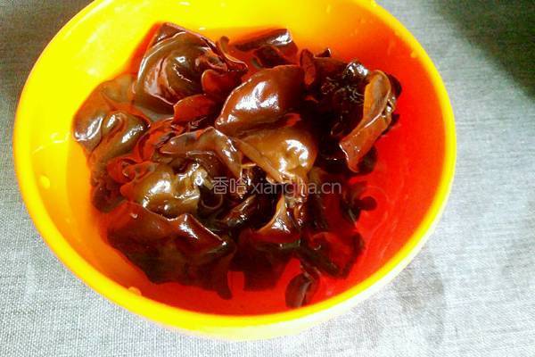 清炒彩丝的做法图解1