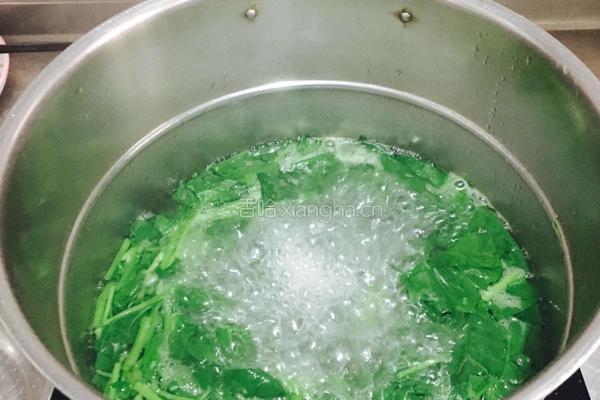 菠菜手擀面的做法图解3