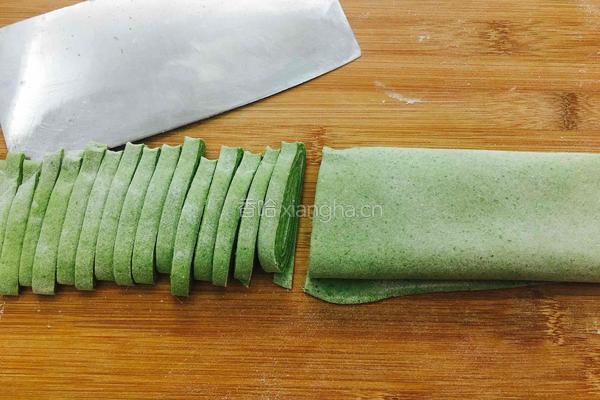 菠菜手擀面的做法图解11