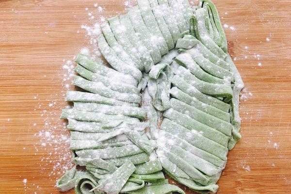 菠菜手擀面的做法图解12