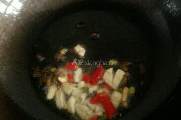 茄子炒虾皮的做法图解5