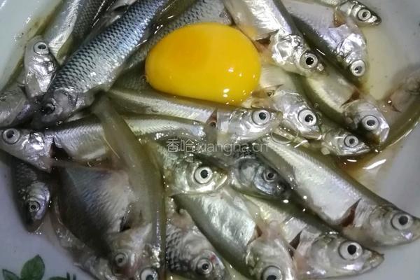 香酥小鱼的做法图解2