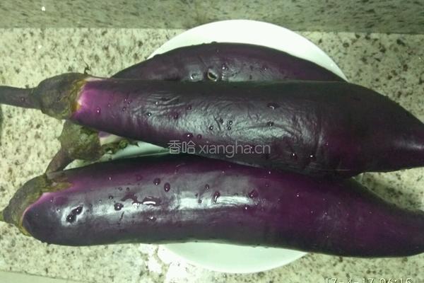 煎茄子的做法图解1