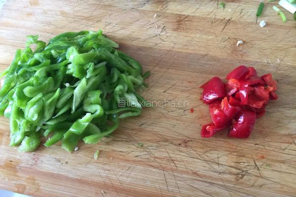 青椒豆芽的做法图解2