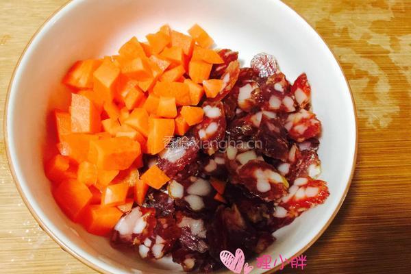雪菜香肠焖饭的做法图解3