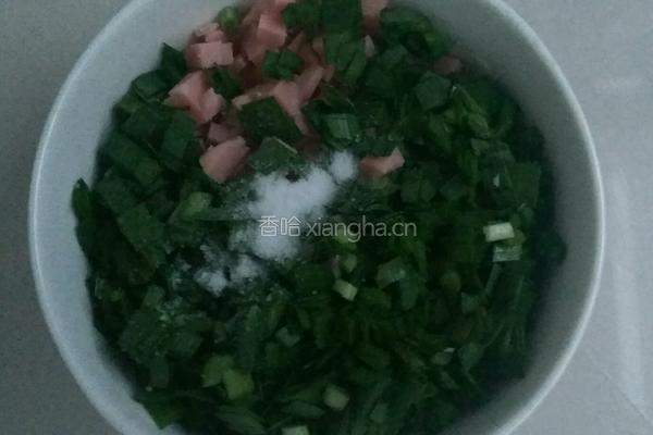 韭菜火腿鸡蛋饼的做法图解2