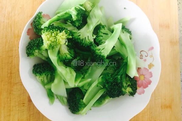 虾仁西兰花的做法图解2