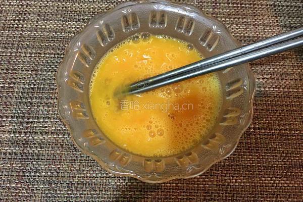 胡萝卜丝炒鸡蛋的做法图解2