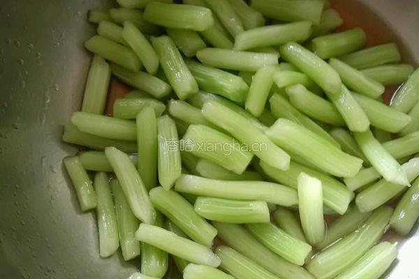 清调绿菜茎的做法图解2