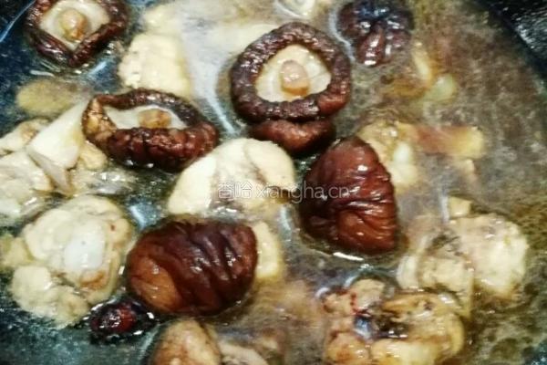 香菇焖鸡的做法图解8