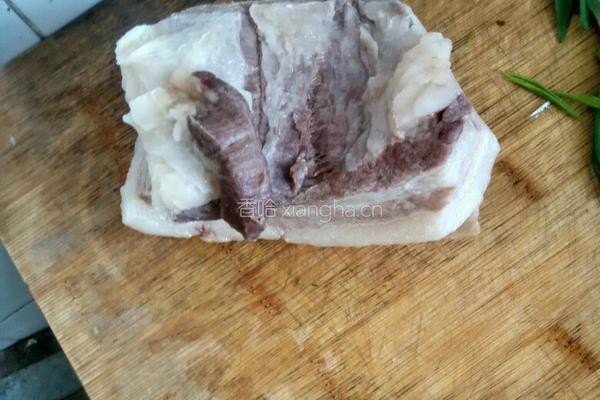 豆芽蒜苗五花肉的做法图解4