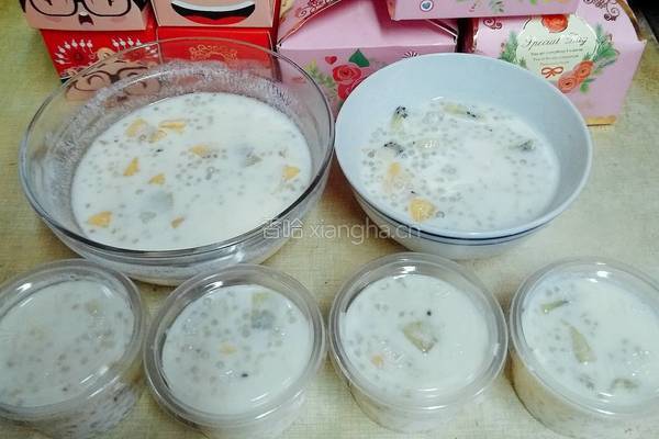 猕猴桃西米捞的做法图解3