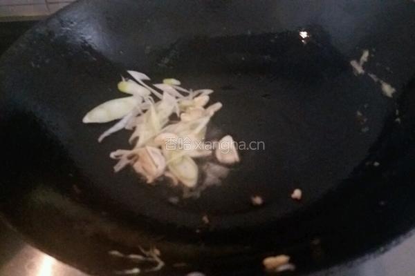 木耳炒蒜薹的做法图解6