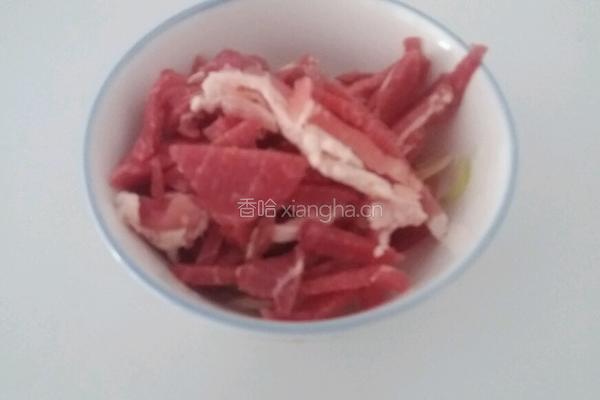 木耳炒蒜薹的做法图解3