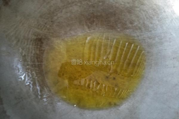 咸鸭蛋白炒青椒的做法图解4