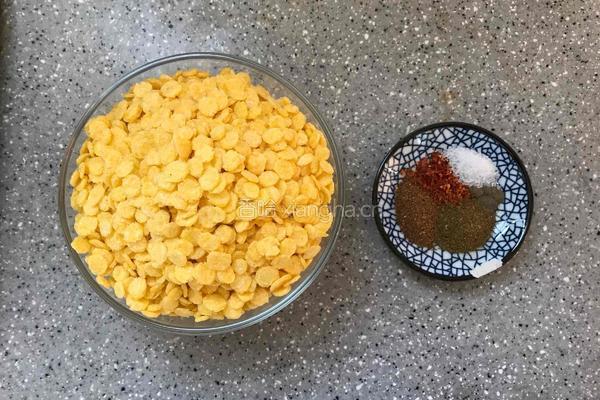 香辣玉米脆片的做法图解1