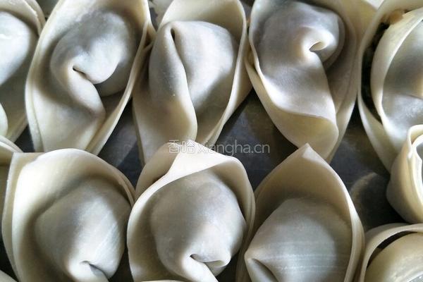 牛肉芹菜香菇抄手的做法图解4