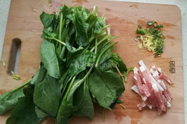 菠菜炖粉条的做法图解1