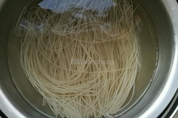 菠菜炖粉条的做法图解2