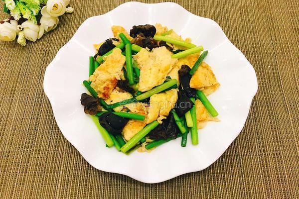 蒜薹木耳炒鸡蛋的做法图解13